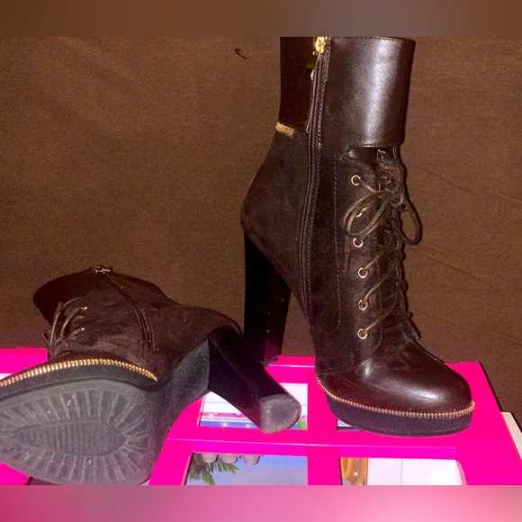 $80 boots /$50 Sandals /$100 LV Hat/$150 Tan Jacket/$125 Blk Jacket/$70 Blk Shaw - Picture 13 of 15